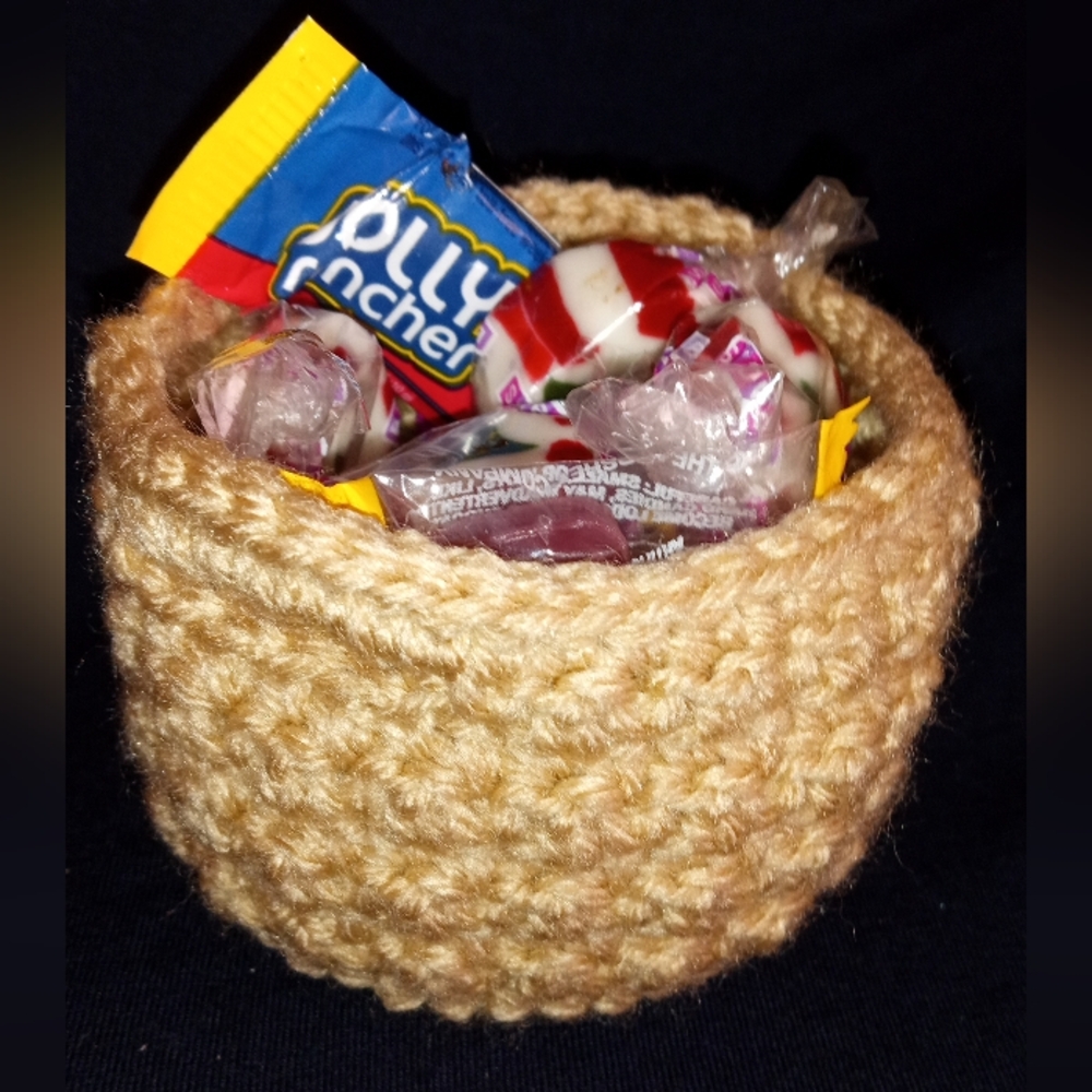 Mini Crochet Basket - Picture 2 of 7